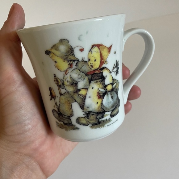 M.J. Hummel Mugs Hansel and Gretel + Honey Lovers - Picture 14 of 14